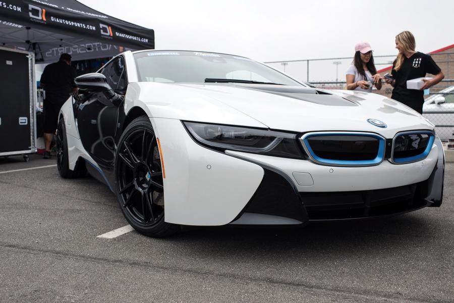  BMW i8 on Fondmetal Wheels 2016 года  (фото 5 из 5)